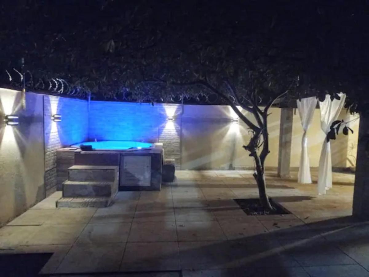 Casa Com Spa De Hidro, Aquecedor E Cromoterapia A 1,0 Km Do Centro Chapada dos Guimarães Exterior foto
